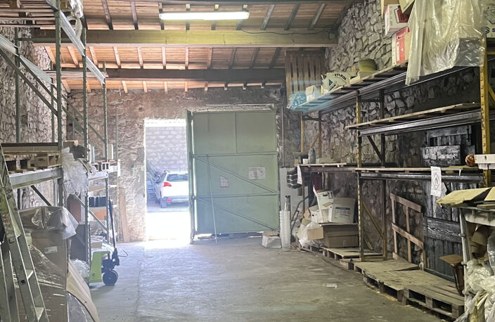 Location Hangar - 105 m2 — photo 4