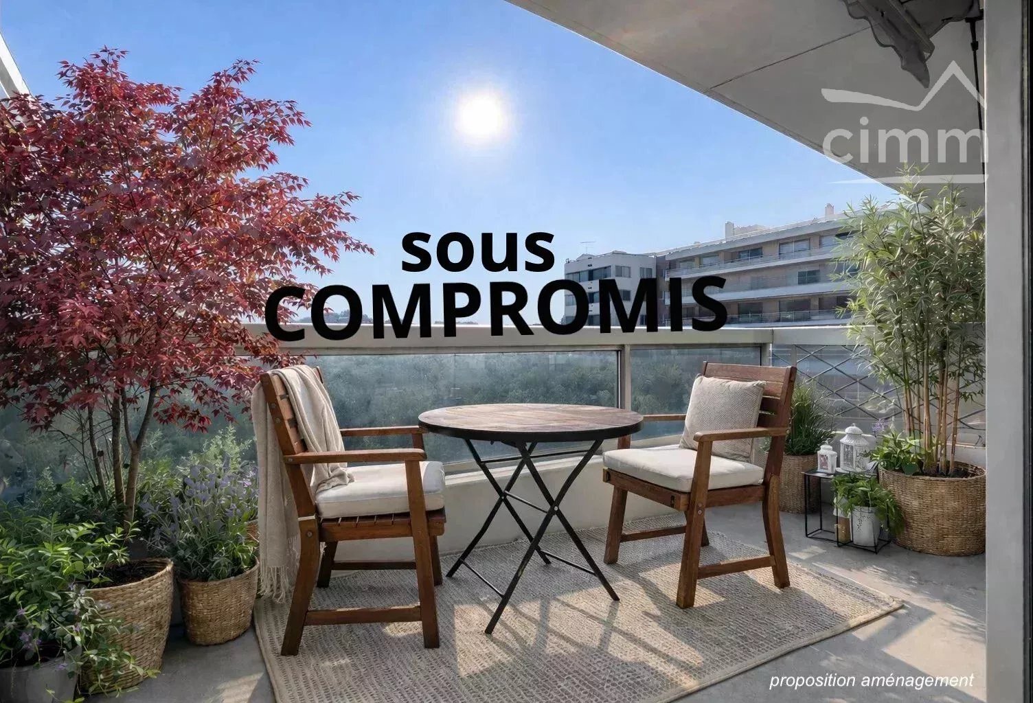 Soleil et vue dégagée pour ce grand studio avec balcon — photo 1
