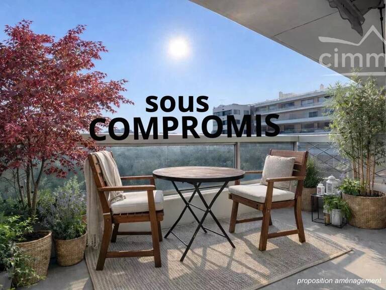 Soleil et vue dégagée pour ce grand studio avec balcon — photo 1