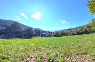 Terrain constructible de 1108m² — photo du bien