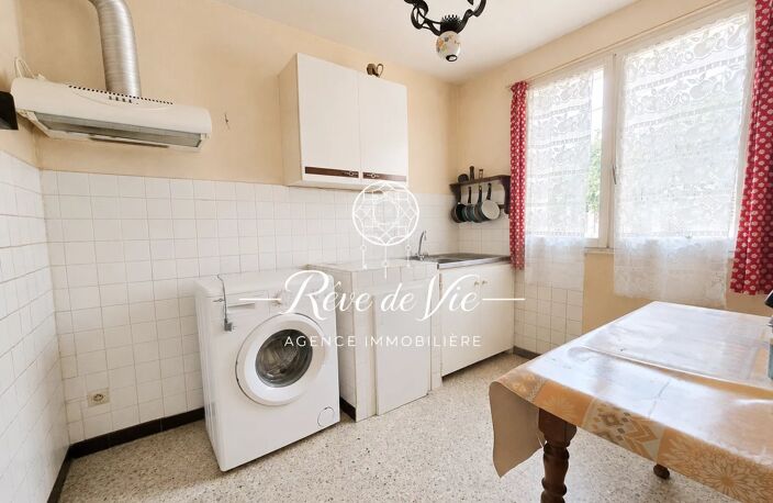 MAISON 5 PIÈCES PROCHE DES COMMERCES AVEC DE BEAUX EXTERIEURS — photo 4