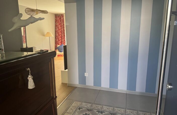COTE PAVEE - MAISON T5 AVEC PISCINE — photo 3