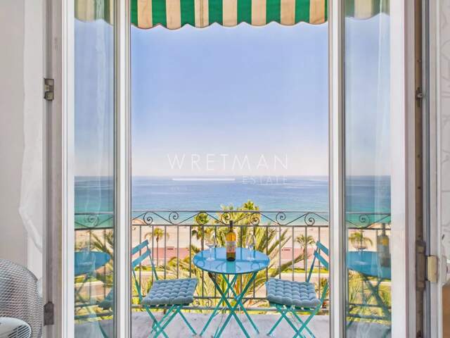 Appartement au dernier étage avec balcon et vue sur la mer – Nic — photo du bien