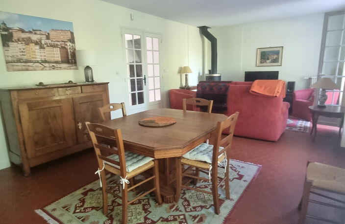VENTE ST GENIS LAVAL 69230 - EXCLUSIVITE - AU CALME, CHARMANTE MAISON 5 CHAMBRES 126M2 TERRASSE ET JARDIN ARBO — photo 5