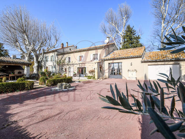 Maison Orange 9 pièce(s) 255 m2 — photo du bien