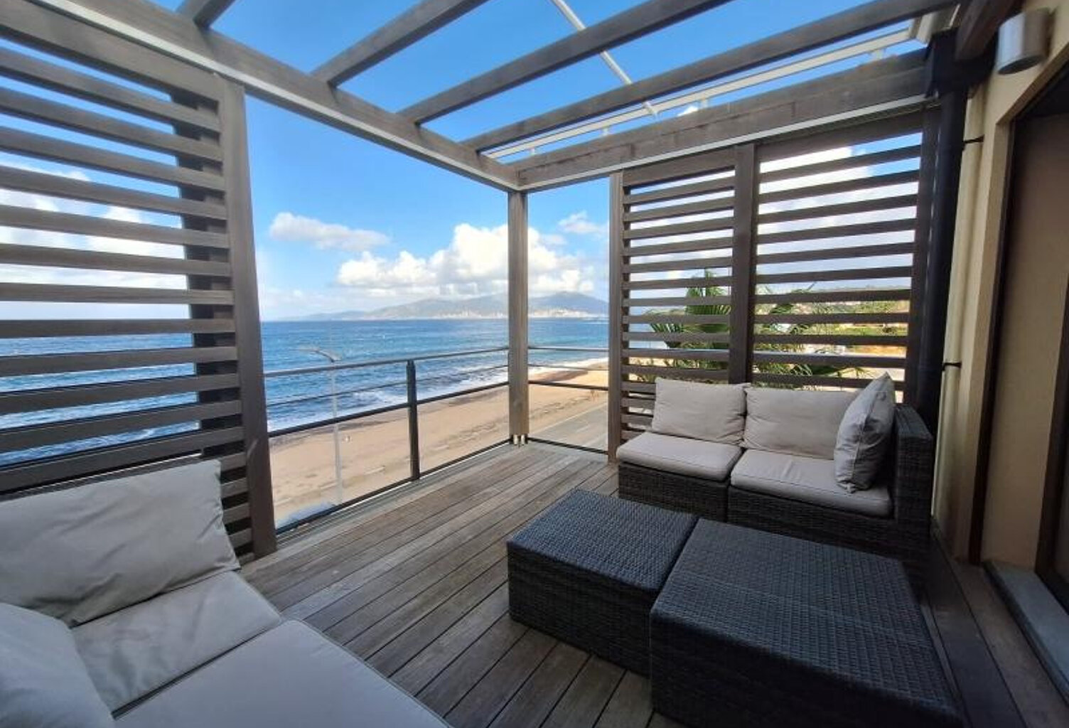 Appartement T3 de 117 m2 vue mer pieds dans l'eau - Plage d' — photo 1