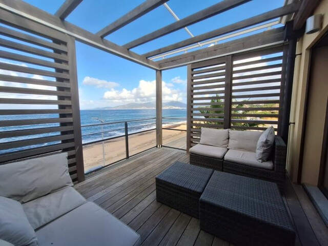 Appartement T3 de 117 m2 vue mer pieds dans l'eau - Plage d' — photo du bien