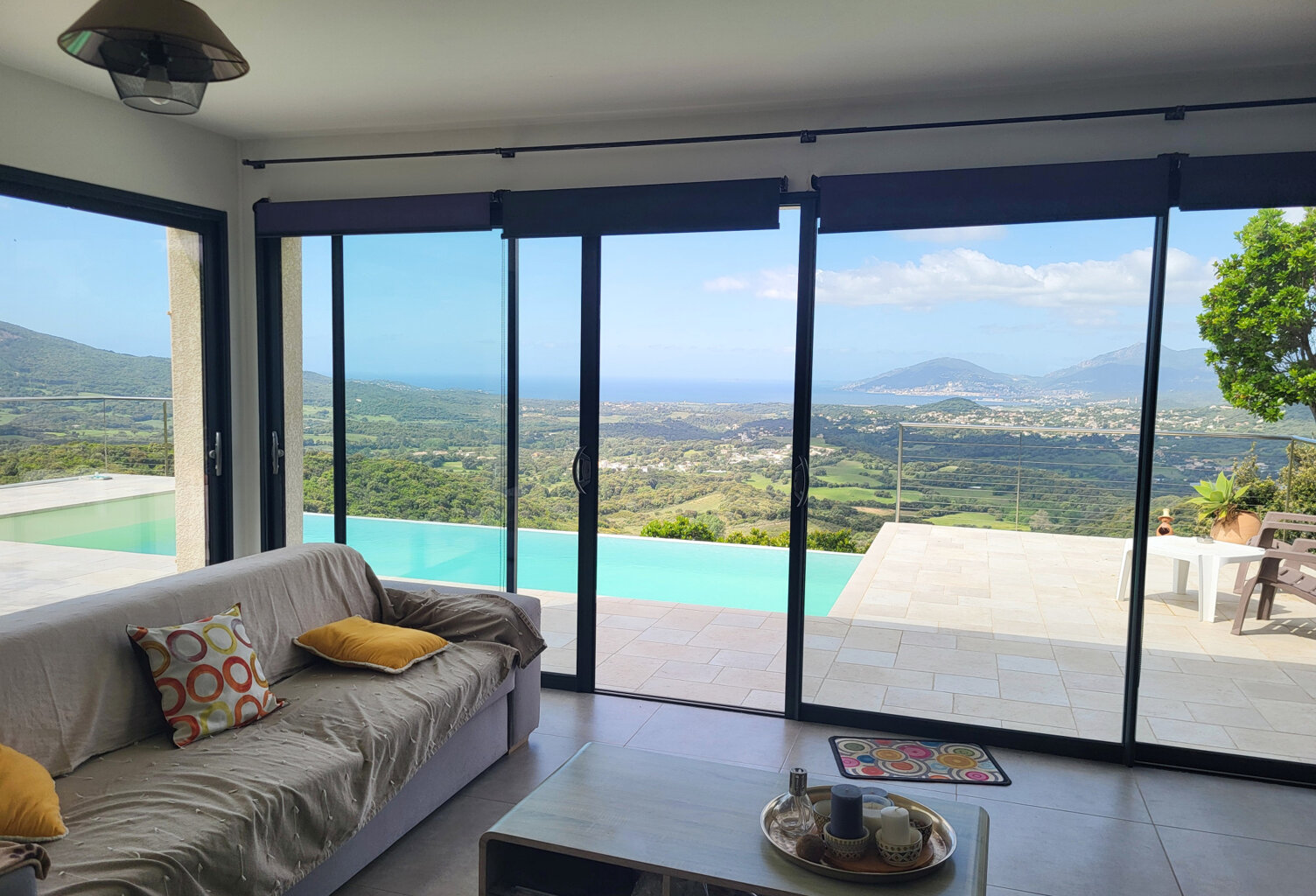 VILLA VUE MER 240 M2 - PROCHE D'AJACCIO — photo 1
