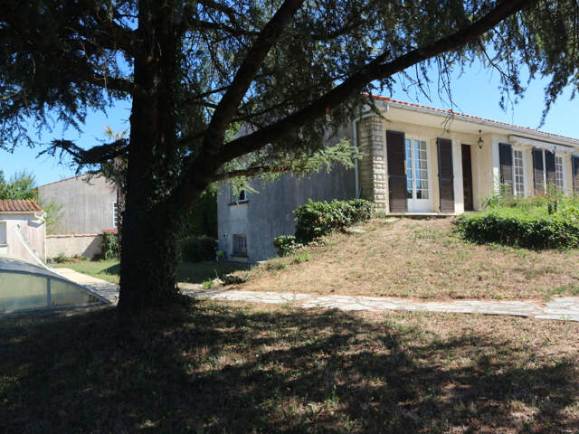 BELLE MAISON DE CONSTRUCTION TRADITIONNELLE DE 100 M2 SUR UN — photo du bien
