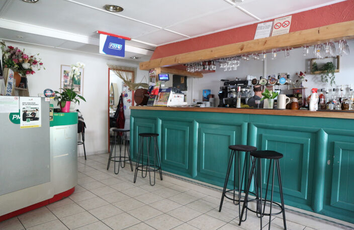 EN EXCLUSIVITE, DANS LE CENTRE DE LA JARRIE. UN ENSEMBLE IMM — photo 2
