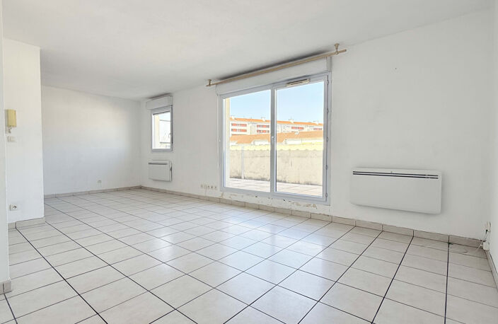 T3 de 63 m2 dernier étage avec terrasse, piscine et stationn — photo 2