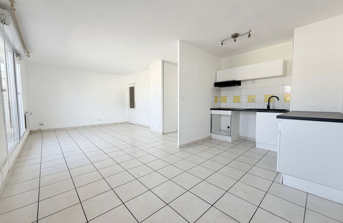 T3 de 63 m2 dernier étage avec terrasse, piscine et stationn — photo 4