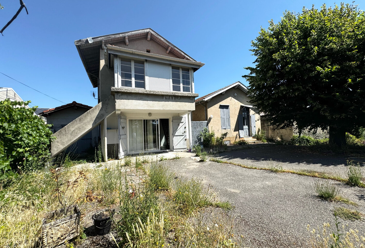 Ténement immobilier composé de deux maisons avec terrain — photo 1