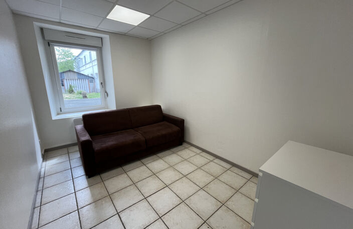 APPARTEMENT MEUBLÉ RENOVÉ AU REZ DE JARDIN - PONT DE ROIDE — photo 5