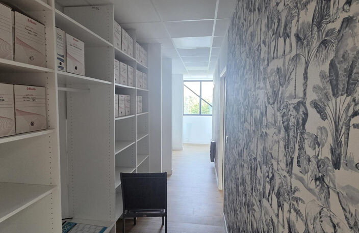 BUREAUX A LOUER LES PONTS DE CE - ANGERS SUD — photo 3