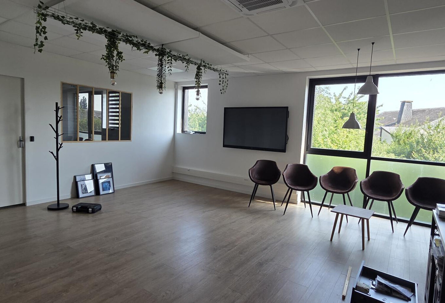BUREAUX A LOUER LES PONTS DE CE - ANGERS SUD — photo 1