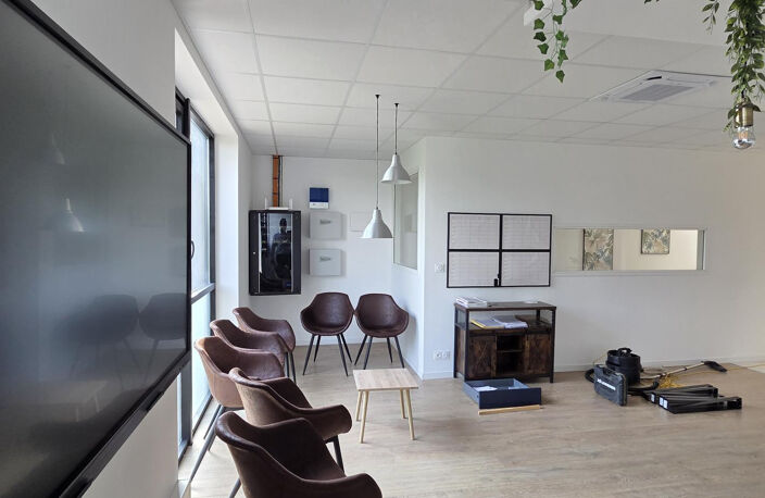 BUREAUX A LOUER LES PONTS DE CE - ANGERS SUD — photo 3
