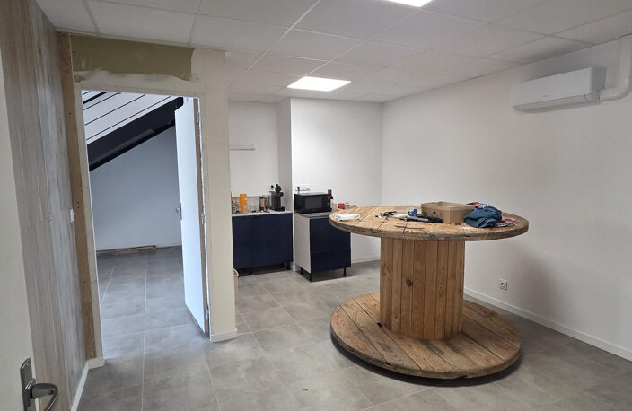 BUREAUX A LOUER LES PONTS DE CE - ANGERS SUD — photo 4