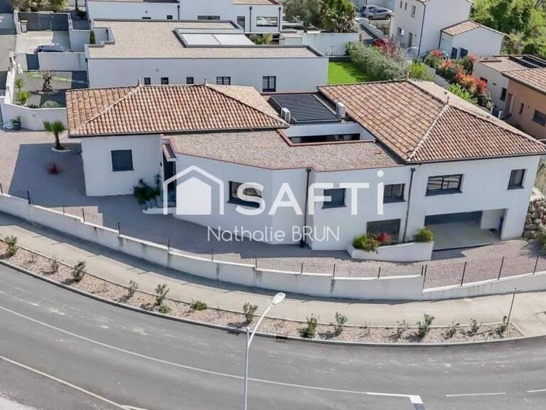 Villa contemporaine de plain pied de 240 m² sur 801 m² de terrain — photo 1