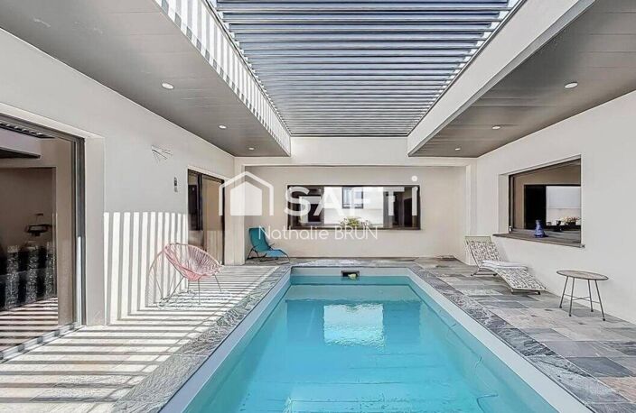 Villa contemporaine de plain pied de 240 m² sur 801 m² de terrain — photo 3