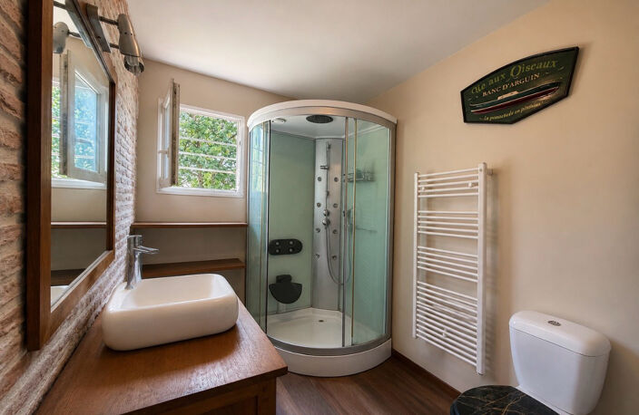 ARES - MAISON AVEC DU CACHET 3 CHAMBRES ET JARDIN — photo 4
