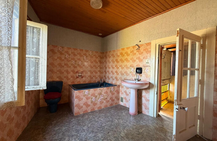 LA GRAND CROIX - Maison de Ville avec travaux 88m2 et jardin — photo 5