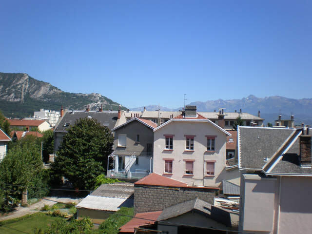 T1 FONTAINE BARBUSSE — photo du bien