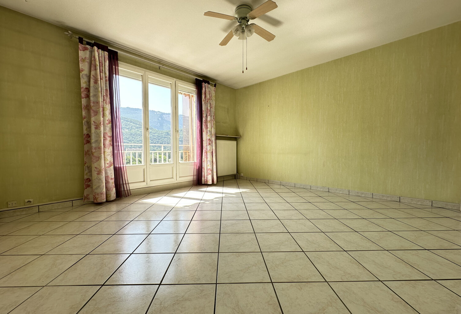 T4 au dernier étage avec vue panoramique - Seyssinet-Pariset - avenue de la République  - 68,52 m2 — photo 1