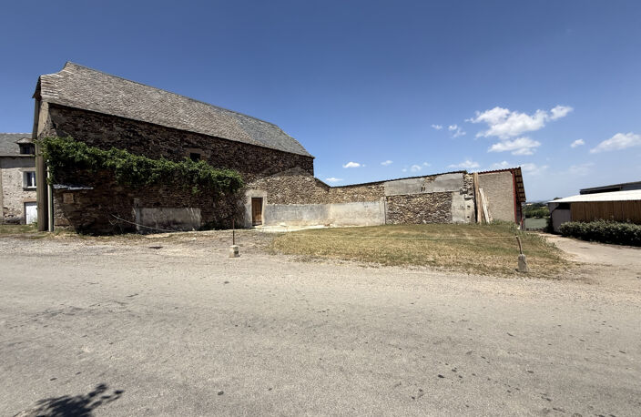 Entre La Bastide l'Eveque et Villefranche de Rouergue : Grange à rénover — photo 2