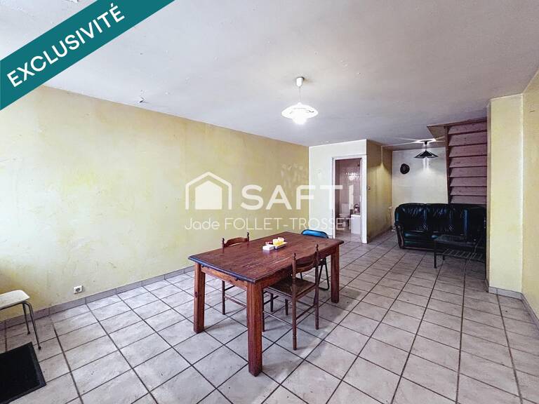 Poncin (01450)  Maison au coeur du village — photo 1
