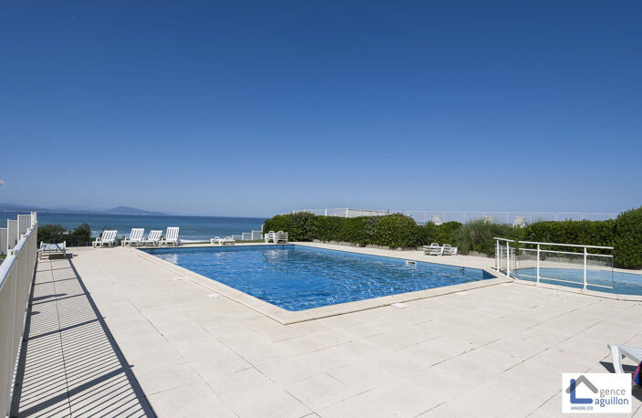 GRAND T2 BIS DANS RESIDENCE DE TOURISME A BIARRITZ — photo 3