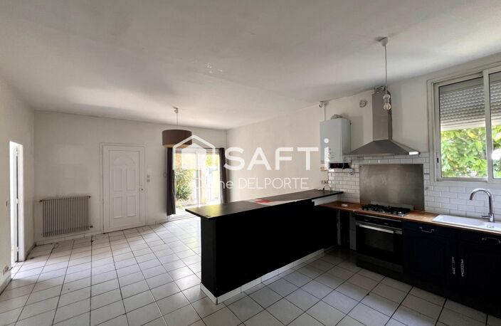 Maison en pierre avec jardin à rénover — photo 3
