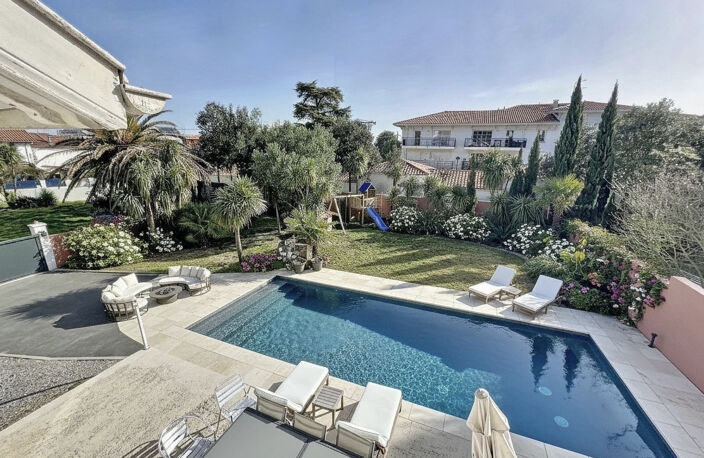 ANGLET   LIMITE BIARRITZ | MAISON FAMILIALE DE 134 m2 AVEC F — photo 3