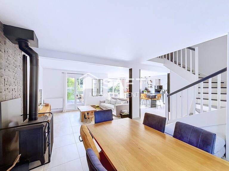 Magnifique maison individuelle de 135 m2, 4 chambres, double garage, terrain de 696 m2 sans vis à vis. — photo 1