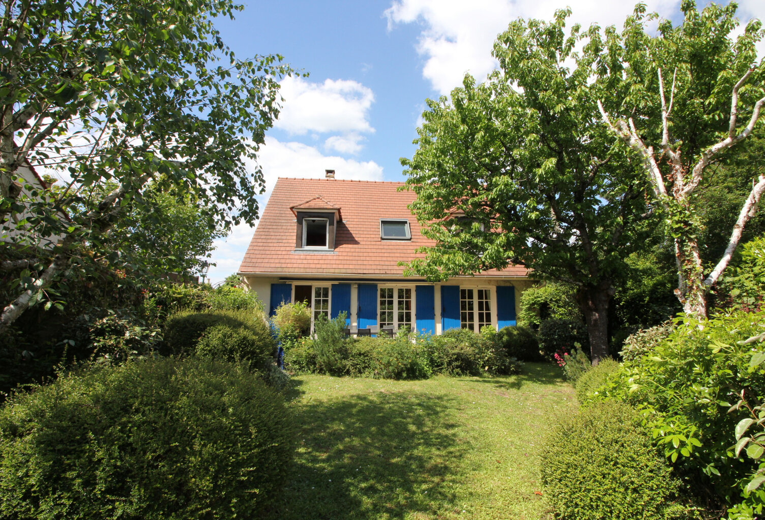 Sucy-en-Brie   Quartier du Fort, belle maison familiale au c — photo 1