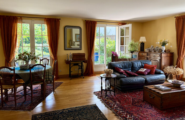 Sucy-en-Brie   Quartier du Fort, belle maison familiale au c — photo 2