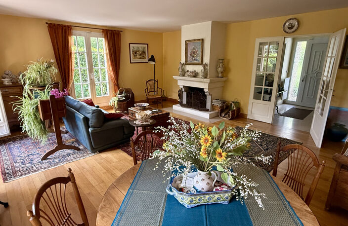 Sucy-en-Brie   Quartier du Fort, belle maison familiale au c — photo 4
