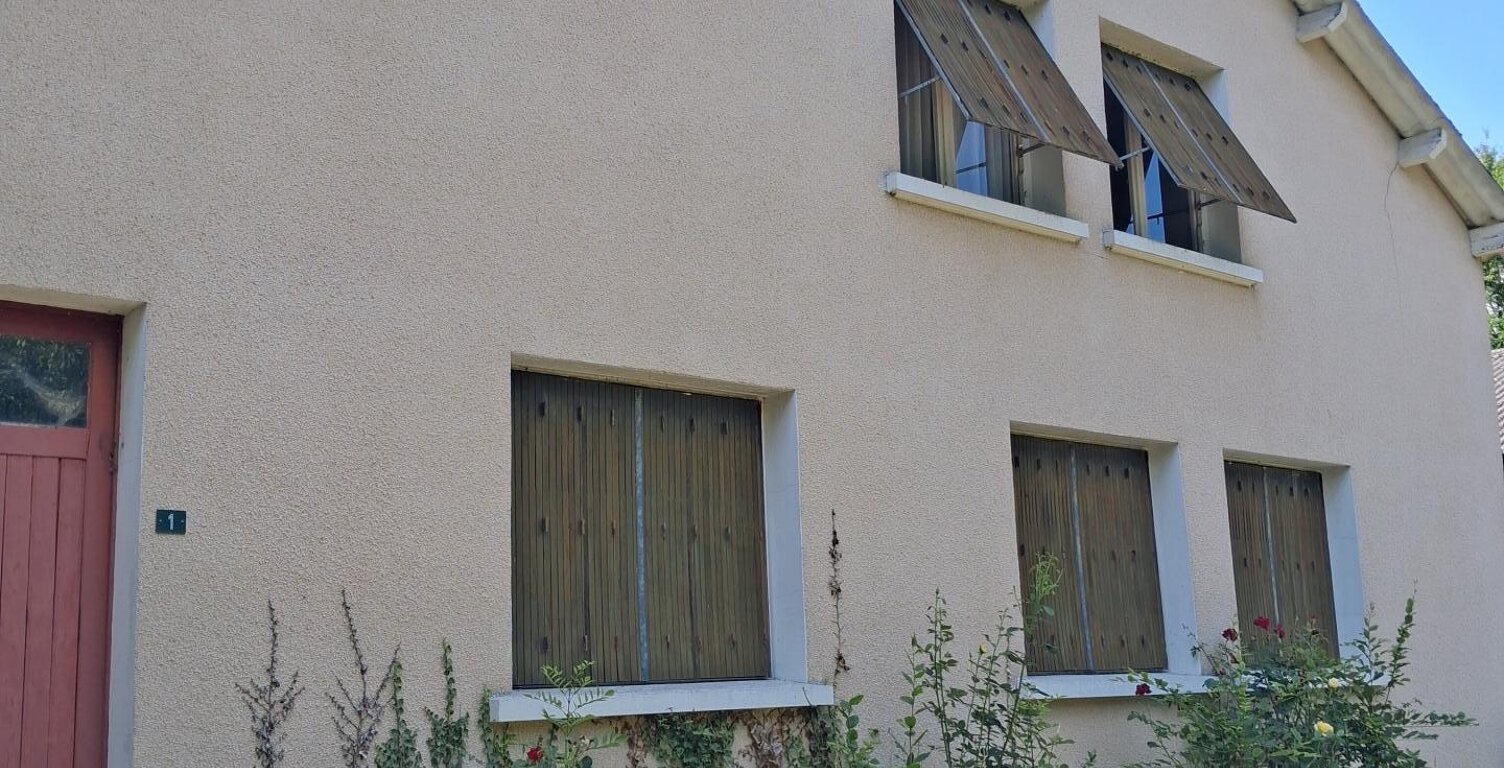 Maison campagne 4 piéces ,114m2 , 2 granges , 10 ha de terrain — photo 1