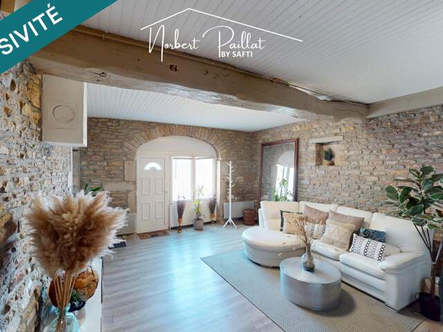 Maison de caractère avec garage et beaux volumes — photo du bien