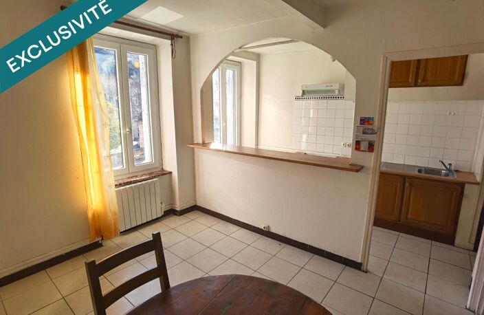 Un immeuble de rapport avec rentabilité immédiate et fort potentiel locatif au cœur de Saint-Pons-de-Thomières. — photo 2