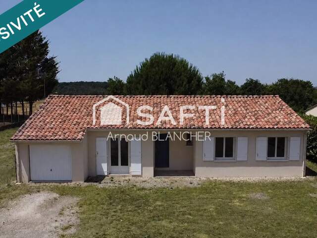 Pavillon plain-pied, quatre chambres, salle de bain, garage, jardin. — photo du bien
