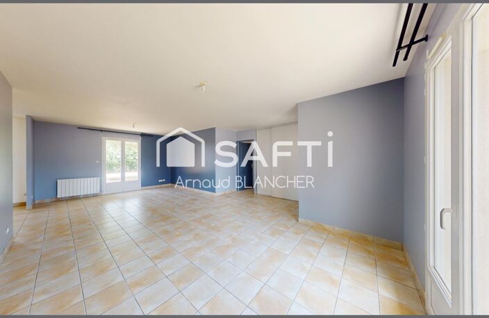 Pavillon plain-pied, quatre chambres, salle de bain, garage, jardin. — photo 4