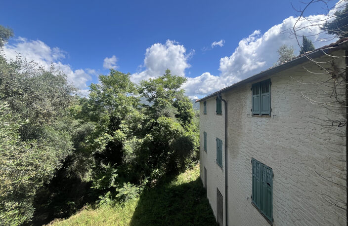 Maison F4 - dépendances et terrain 5000m2 — photo 2