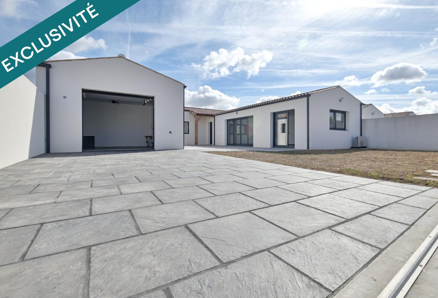 Maison contemporaine de 148 m² proche La Rochelle  RE2020 DPE A — photo 1