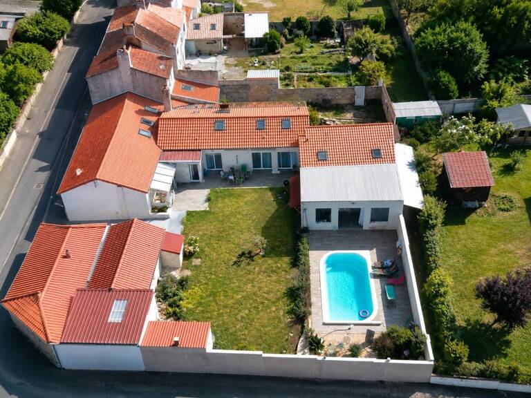 Propriété rare : 3 logements et piscine — photo 1
