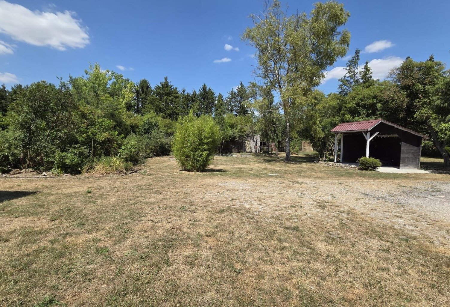 Ensemble immobilier — photo 1