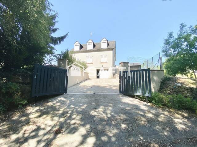 Beaugency - Maison familiale - 5 chambres -Terrain de 1 254 m² — photo du bien