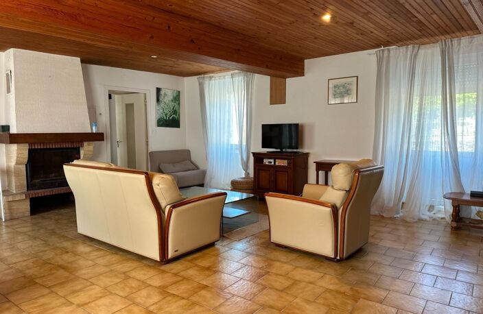 Maison de bourg avec activité gîte  Rentabilité immédiate (15 320 €/an) — photo 2