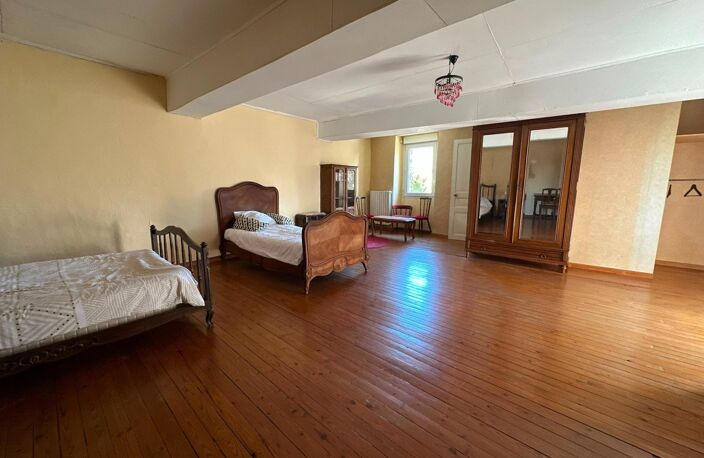 Maison de bourg avec activité gîte  Rentabilité immédiate (15 320 €/an) — photo 5