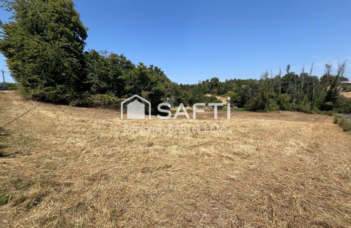 Grand terrain, proche des commerces. — photo 2